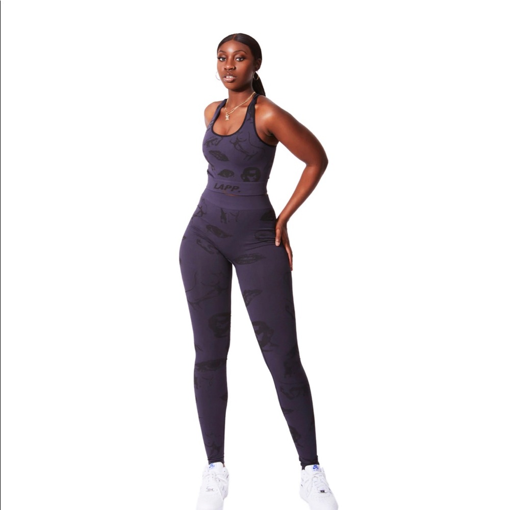 LAPP THE BRAND SEAMLESS FACES LEGGINGS